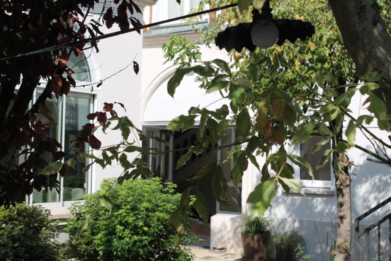 Hotel Jardin Le Pasteur Châlons-en-Champagne Kültér fotó